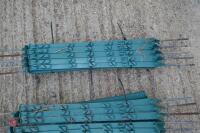 40 PLASTIC ELECTRIC FENCE STAKES - 3