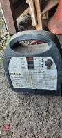 HALFORDS PROFESSIONAL JUMP STARTER - 2