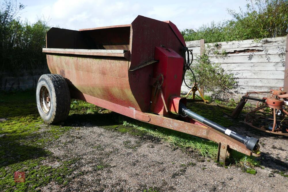 HI SPEC 800 SIDE DISCHARGE FYM SPREADER