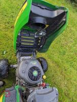 2015 JOHN DEERE X115R RIDE ON MOWER - 8