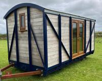 RAILWAY CARRIAGE SHEPHERDS HUT 16' X 8' - 4