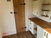 RAILWAY CARRIAGE SHEPHERDS HUT 16' X 8' - 8