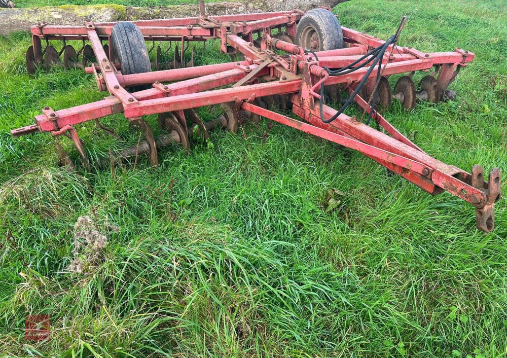 MASSEY FERGUSON 520 DISC HARROWS