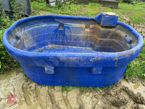 2 X 1000LTR WATER TROUGHS