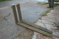 PAIR OF PALLET FORKS