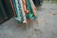 60 ELECTRIC FENCING STAKES - 8