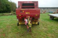 2001 NEW HOLLAND 648 ROUND BALER - 19