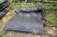 4 RUBBER CUBICLE MATS