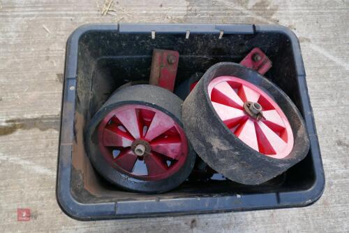 4 LAMB CREEP FEEDERS WHEELS