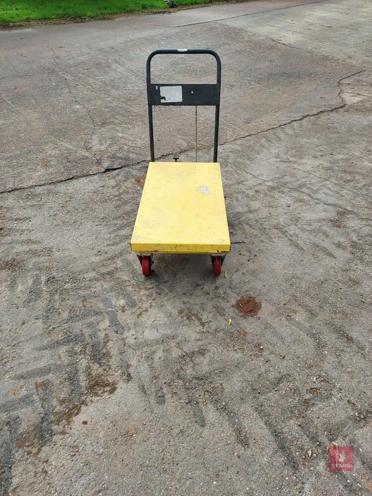 USED HYDRAULIC PLATFORM LIFT