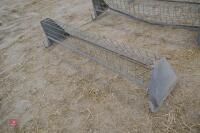 IAE 5'8'' HOOK OVER HAY FEEDER (29) - 4