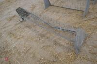 IAE 5'8'' HOOK OVER HAY RACK (30) - 3