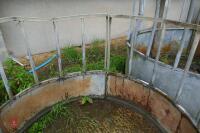 GALVANISED YEARLING CATTLE ROUND FEEDER - 5