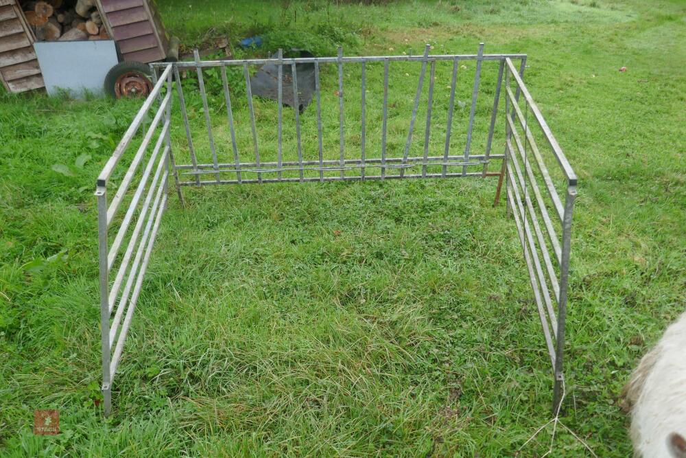 CALF FEED FRONT & 2 5' HURDLES