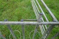 CALF FEED FRONT & 2 5' HURDLES - 8