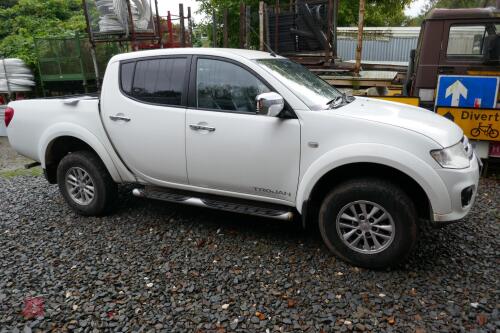 2015 MITSUBUSHI TROJAN 2.5L 200 PICK UP