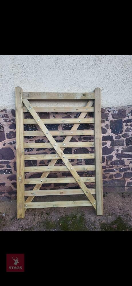 4' X 6' WOODEN GATE