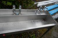 STAINLESS STEEL SINK & TAPS - 4