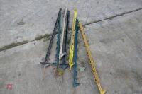 7 PLASTIC ELECTRIC FENCE STAKES - 6