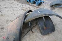 3 FRONT JOHN DEERE TRACTOR FENDERS - 4