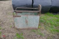 CALF DE HORNING CRATE - 3