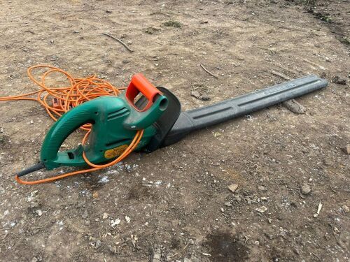 BLACK & DECKER ELECTRIC HEDGE CUTTER