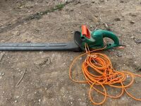 BLACK & DECKER ELECTRIC HEDGE CUTTER - 2