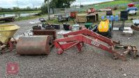 MF 80 TRACTOR FORE LOADER