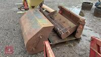 MF 80 TRACTOR FORE LOADER - 8