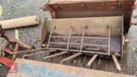 MF 80 TRACTOR FORE LOADER - 10