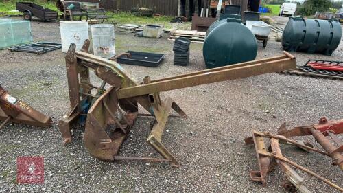 3 PIONT LINKAGE REAR LOADER