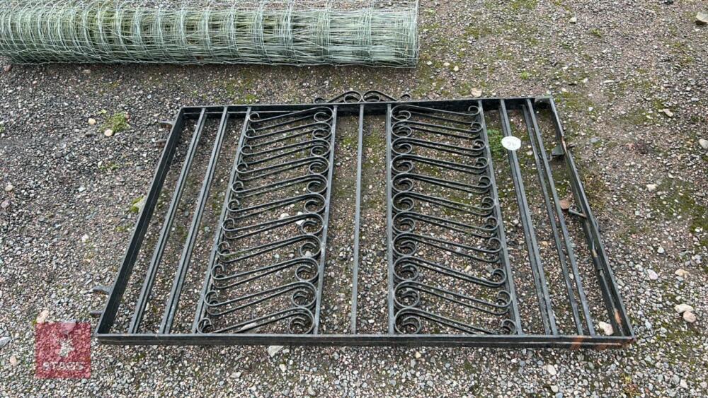 2 IRON GATES - 160CM