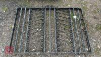 2 IRON GATES - 160CM - 2