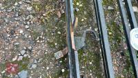 2 IRON GATES - 160CM - 5