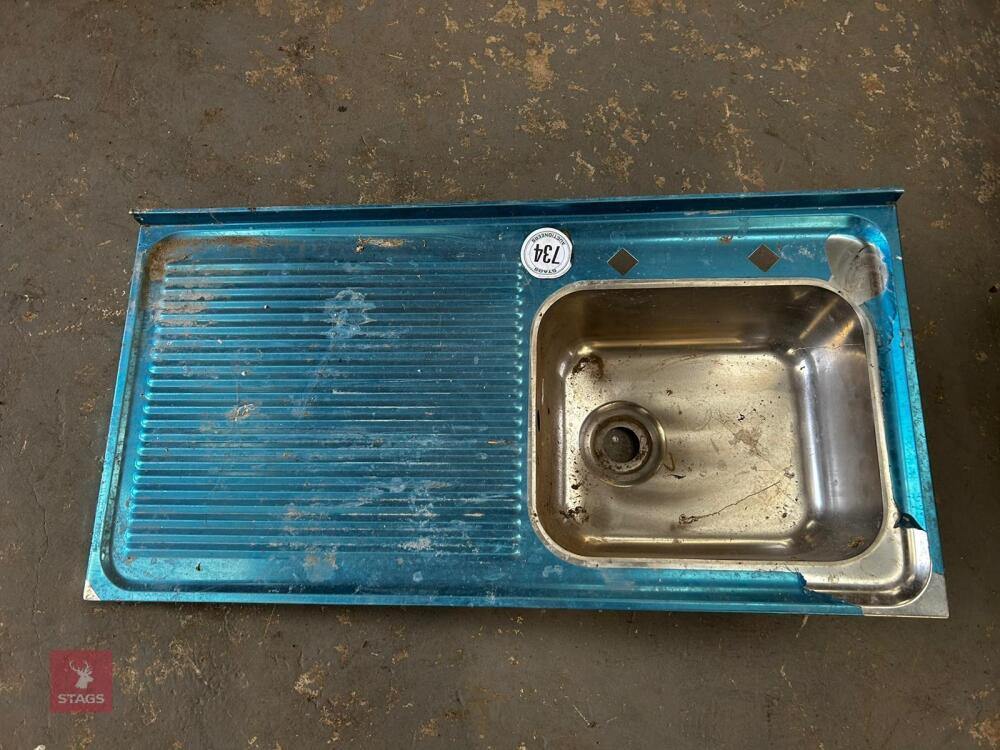 STAINLESS STEEL SINK