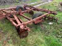 MASSEY FERGUSON CULTIVATION TRAIN - 6