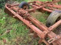 MASSEY FERGUSON CULTIVATION TRAIN - 9