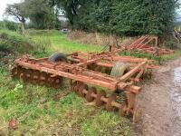 MASSEY FERGUSON CULTIVATION TRAIN - 10