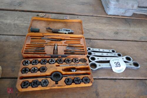 TAP & DIE SET & 4 RATCHET SPANNERS (39)