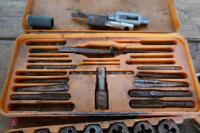 TAP & DIE SET & 4 RATCHET SPANNERS (39) - 2