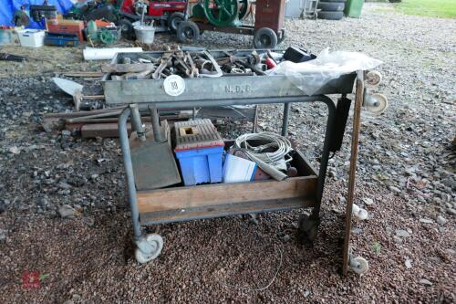 METAL TROLLEY & TOOLS (89)