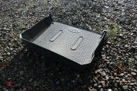 LAND ROVER PLASTIC BOOT LINER - 8