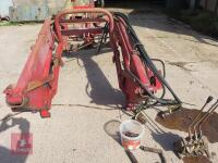 QUICKE 2560 LOADER - 12