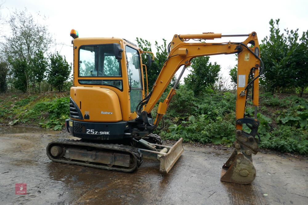 2017 HYUNDAI ROBEX 25Z-9AK EXCAVATOR