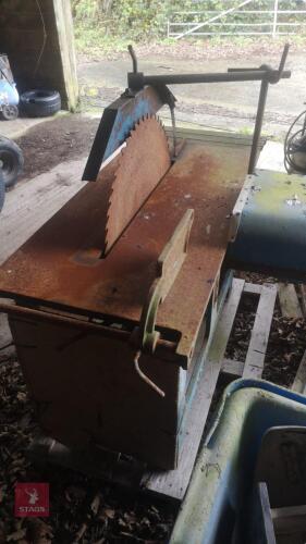 LISTER FLAT BELT DRIVE SAW BENCH