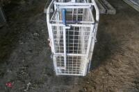 IAE LAMB WEIGH CRATE (87) - 5