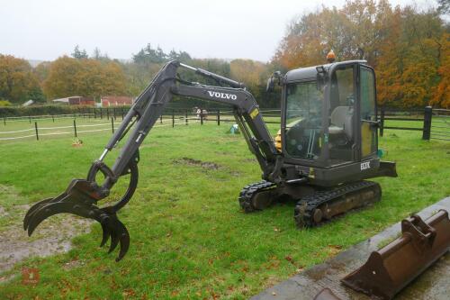 2014 VOLVO EC27C DIGGER