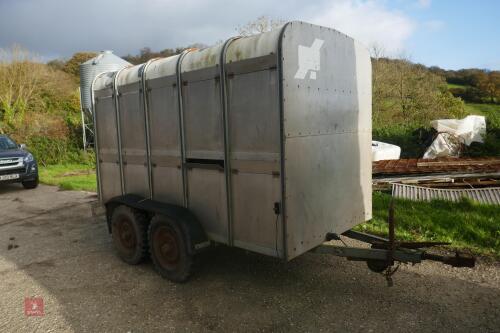 IFOR WILLIAMS 10' LIVESTOCK TRAILER