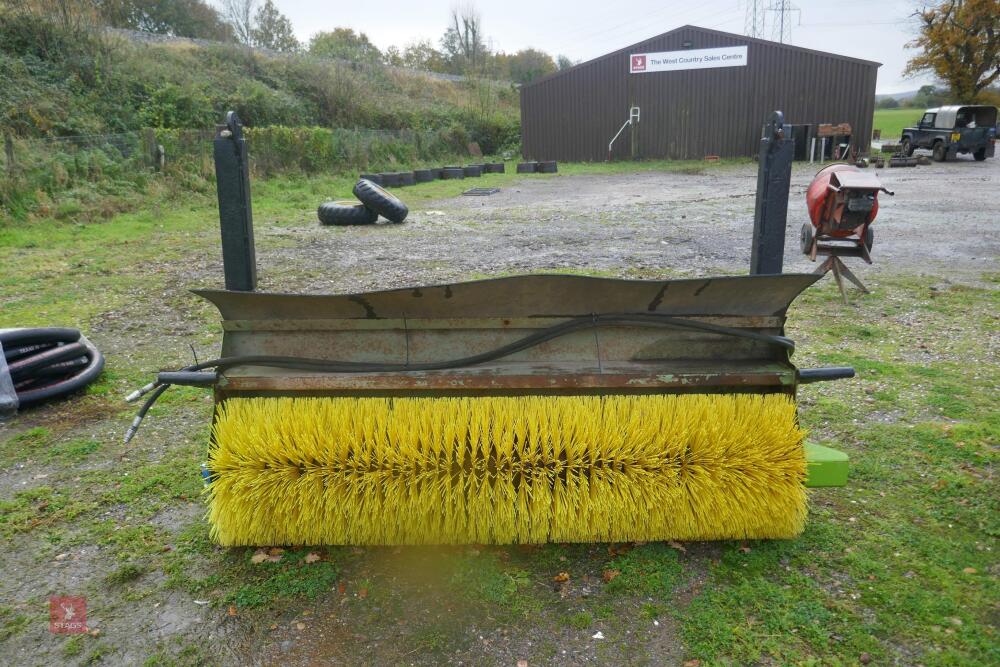 2013 DATUM 2.3M BUCKET BRUSH