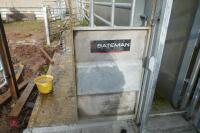 BATEMAN SLIDING RACE DOOR - 3